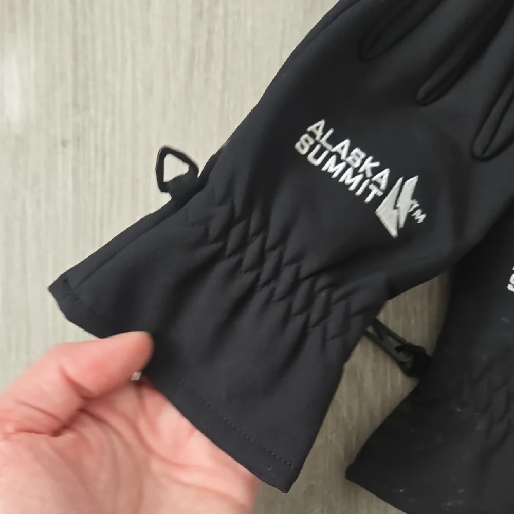 Alaska Summit Light & Thin Black Gloves